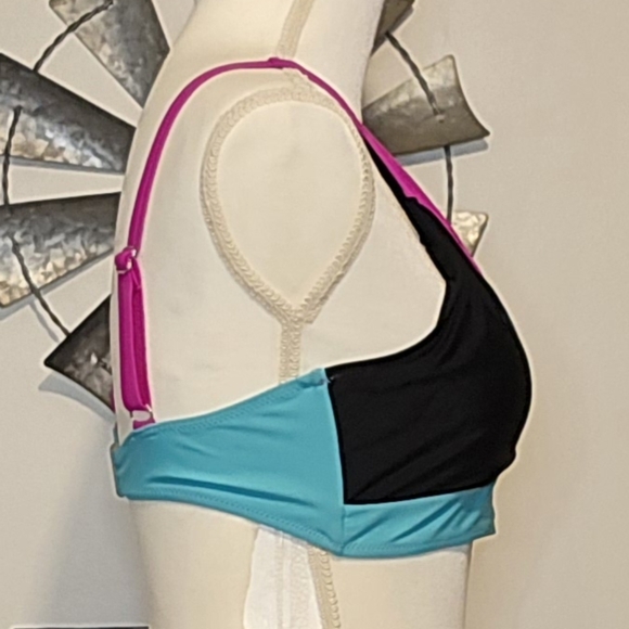 Women's bathing suit top medium NWT - Picture 2 of 5